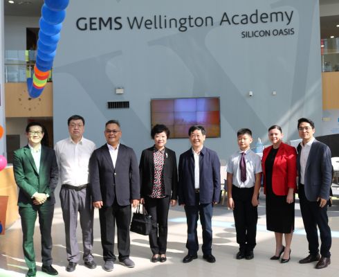 Chinese Delegates 490x400